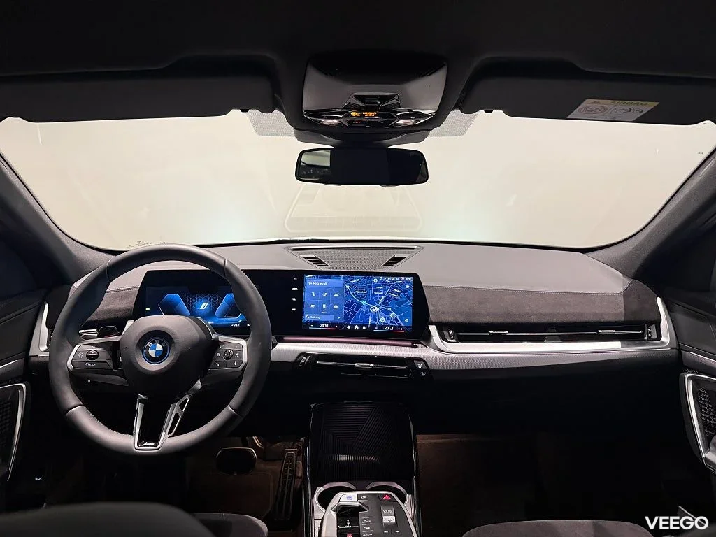 BMW iX2 IX2 xDrive30 M Sport Drag Adpt Farth Rattv 19" Backkamera