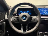 BMW iX2 IX2 xDrive30 M Sport Drag Adpt Farth Rattv 19" Backkamera thumbnail