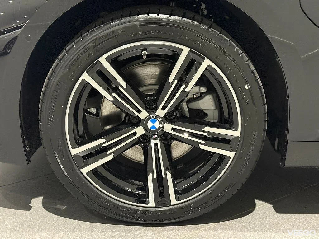 BMW 330 xDrive Touring M Sport Drag Adpt Farth HiFi Kamera 18"