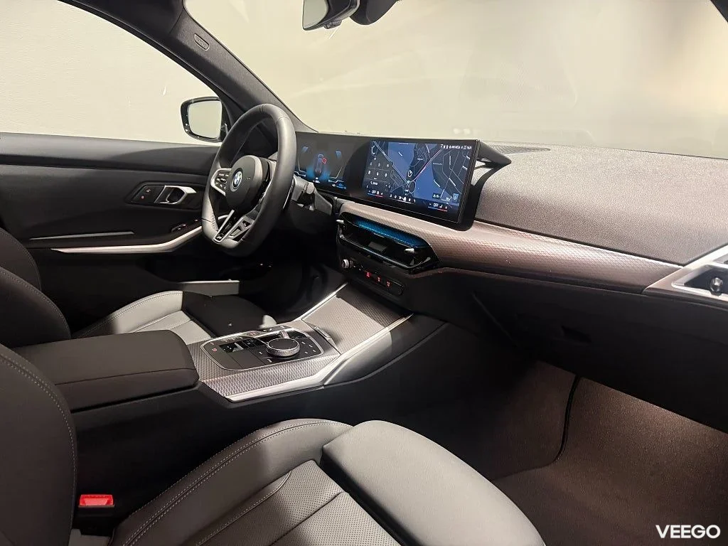 BMW 330 xDrive Touring M Sport Drag Adpt Farth HiFi Kamera 18"