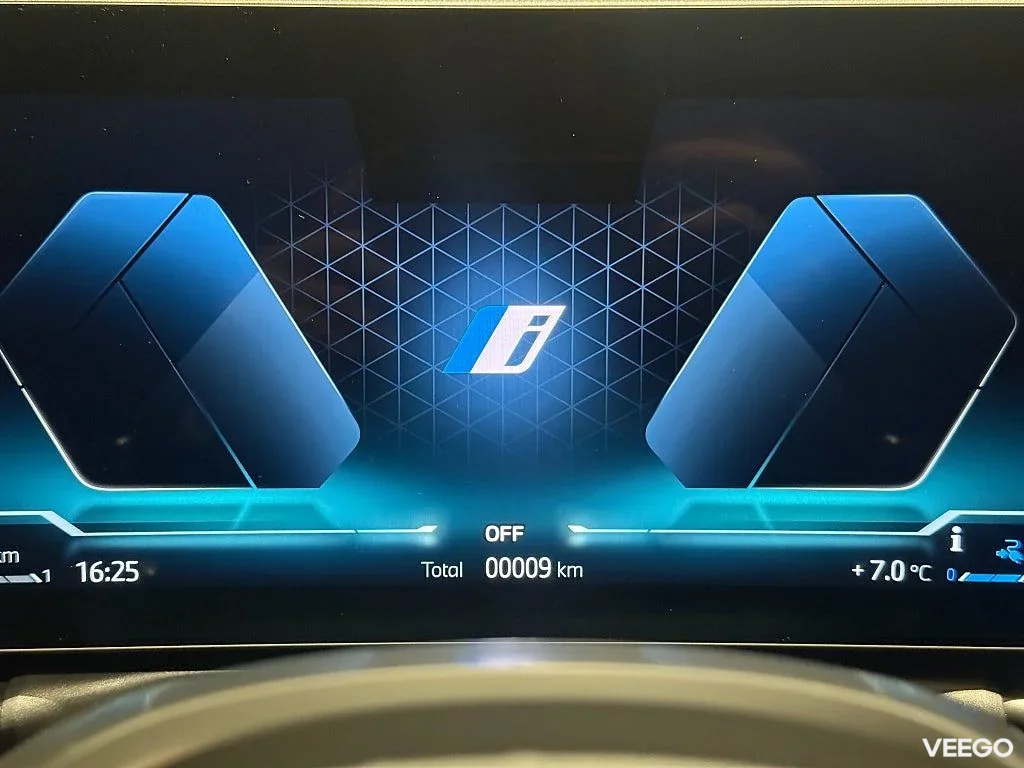 BMW 330 xDrive Touring M Sport Drag Adpt Farth HiFi Kamera 18"