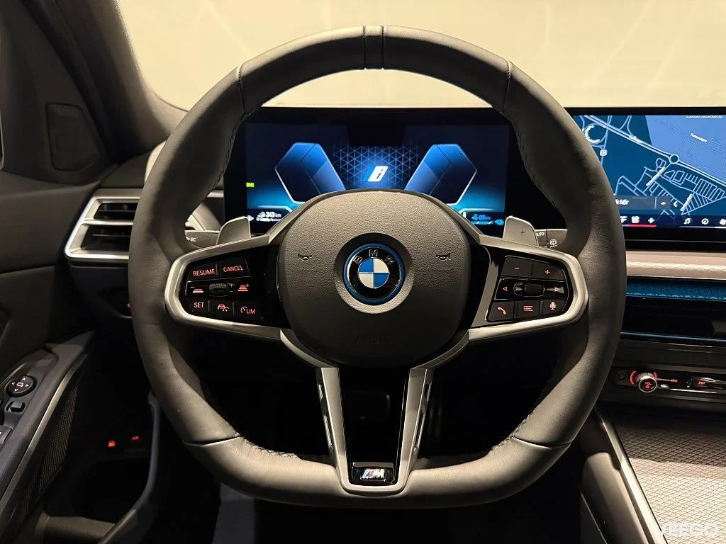 BMW 330 xDrive Touring M Sport Drag Adpt Farth HiFi Kamera 18"