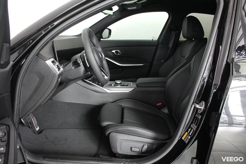 BMW 330 xDrive Sedan M Sport Drag Rattvärme Park Assist