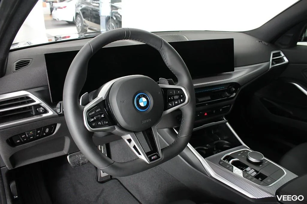 BMW 330 xDrive Sedan M Sport Drag Rattvärme Park Assist