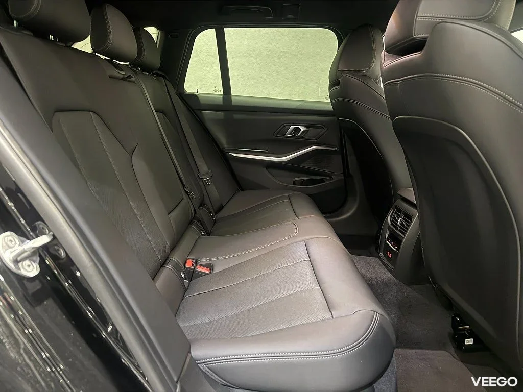 BMW 330 xDrive Touring M Sport Drag Adpt Farth HiFi Kamera 18"