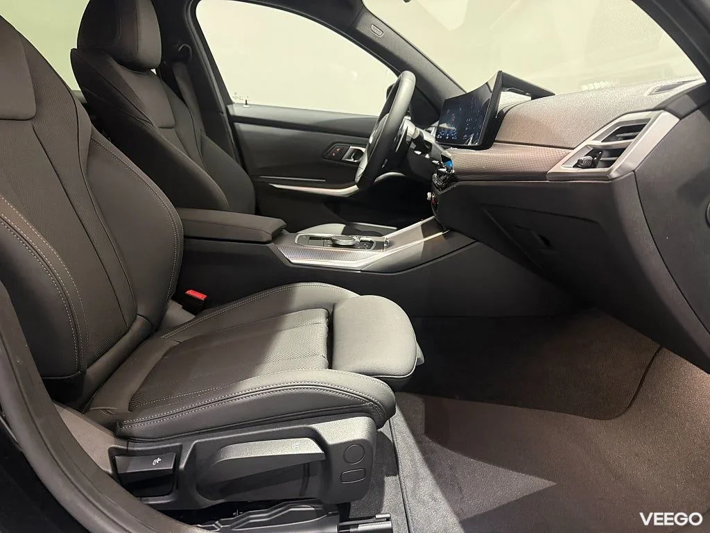 BMW 330 xDrive Touring M Sport Drag Adpt Farth HiFi Kamera 18"