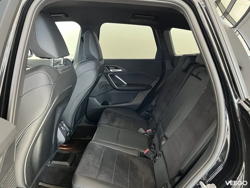 BMW X1 sDrive18i M Sport Drag Rattvärme Sportstolar ParkAssist