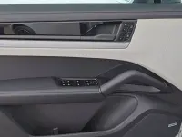 Porsche Cayenne E-Hybrid Coupe 346kW thumbnail