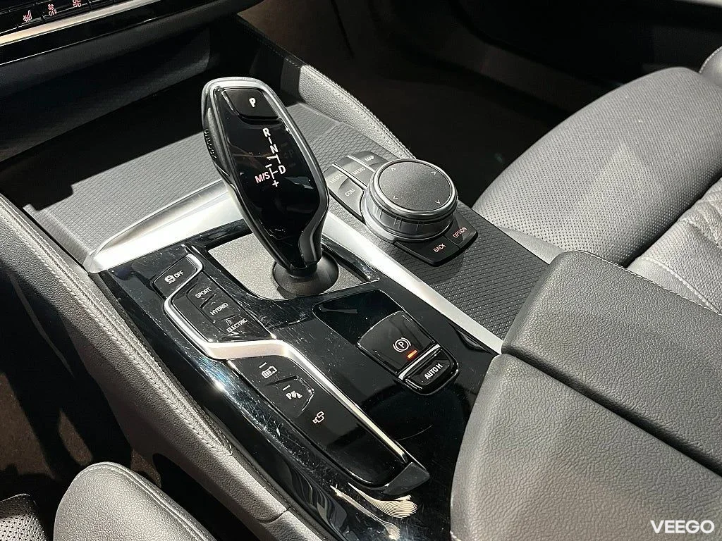 BMW 530 xDrive Sedan M Sport Head-Up Adapt. Farth 360 Drag 215kW