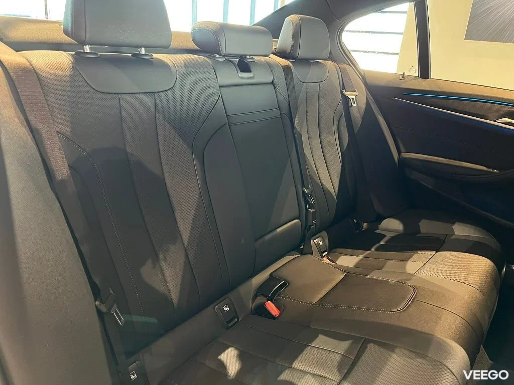 BMW 530 xDrive Sedan M Sport Head-Up Adapt. Farth 360 Drag 215kW