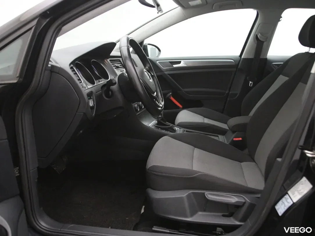 Volkswagen Golf 1.6 81kW