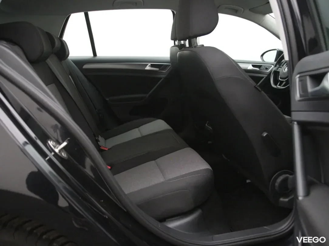 Volkswagen Golf 1.6 81kW