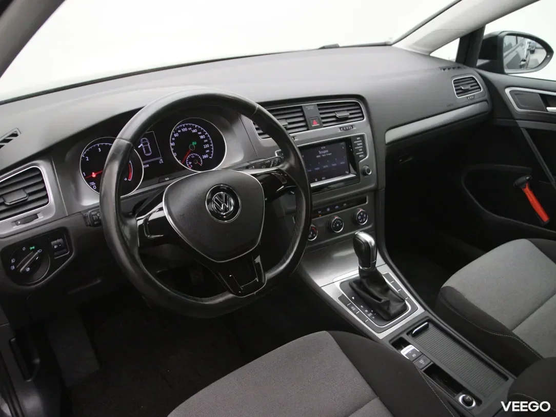 Volkswagen Golf 1.6 81kW