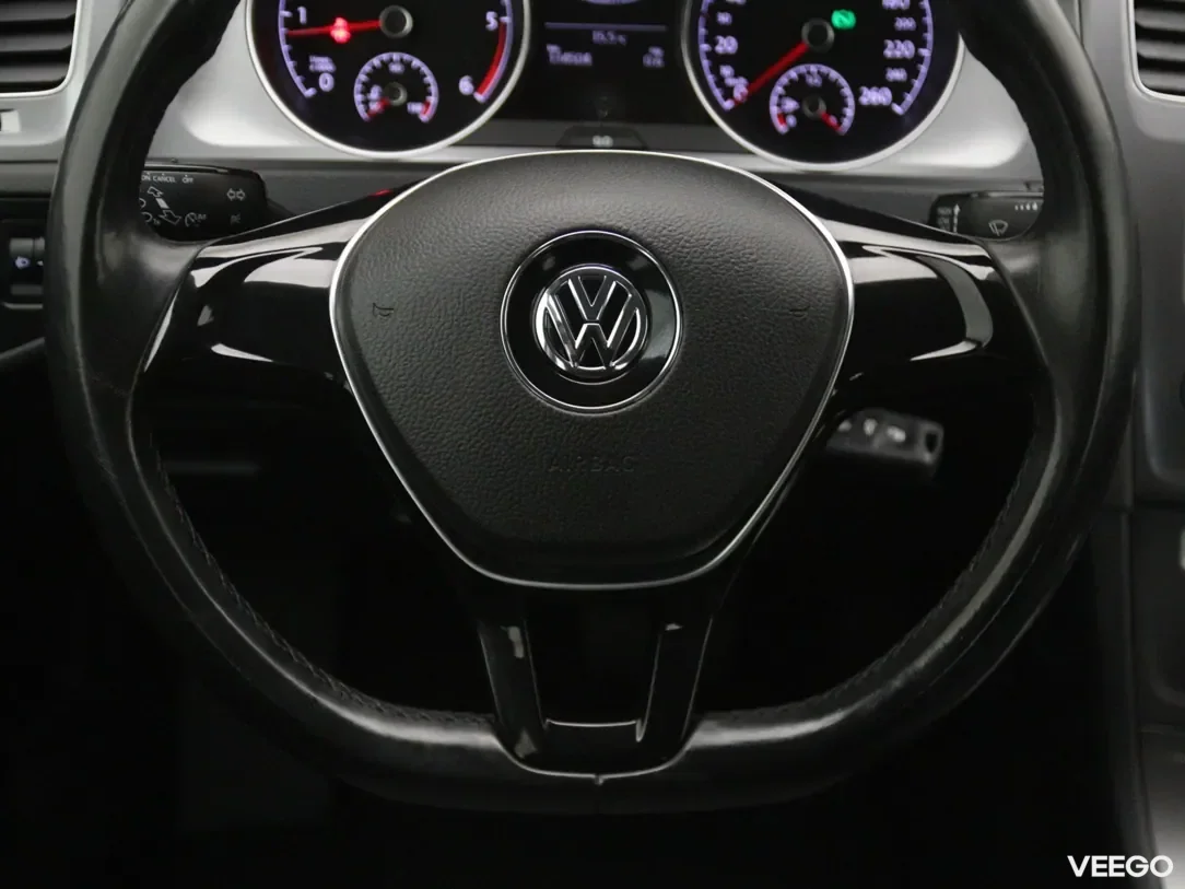 Volkswagen Golf 1.6 81kW