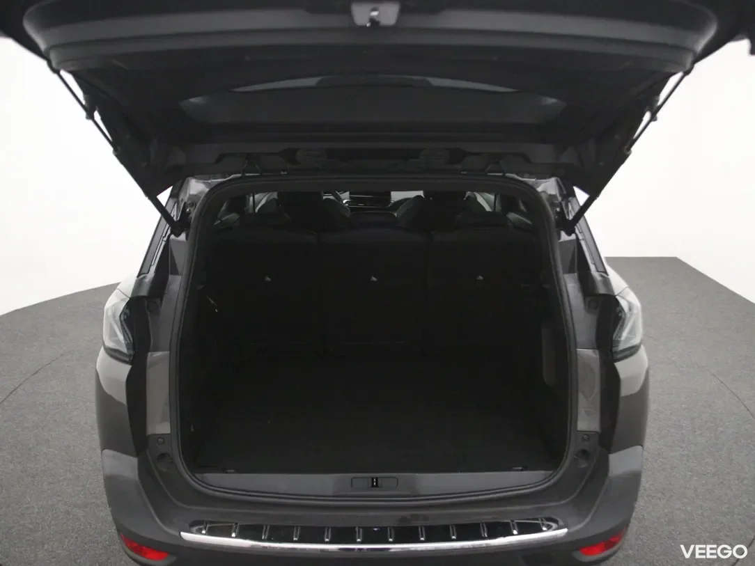 Peugeot 5008 1.5 96kW