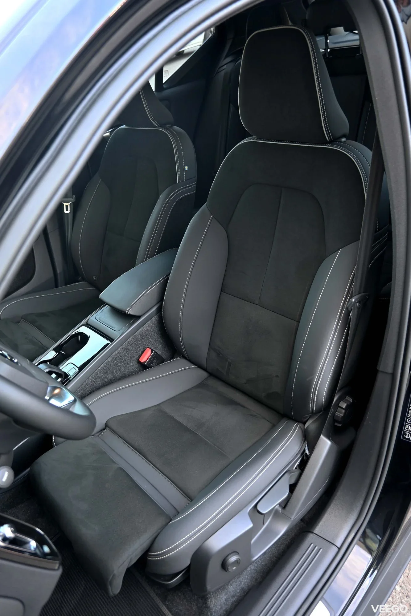 Volvo XC40 AWD P8 DARK PLUS INTELLI SAFE MY2023 FACELIFT 300kW