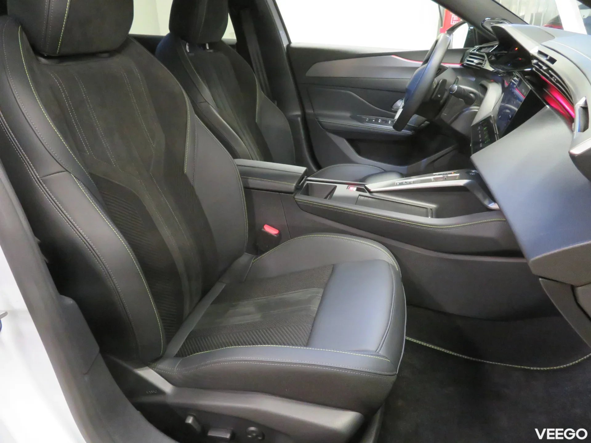 Peugeot 408 1.2 100kW