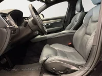 Volvo V90 Cross Country AWD B5 MildHybrid Luxury 2 183kW thumbnail