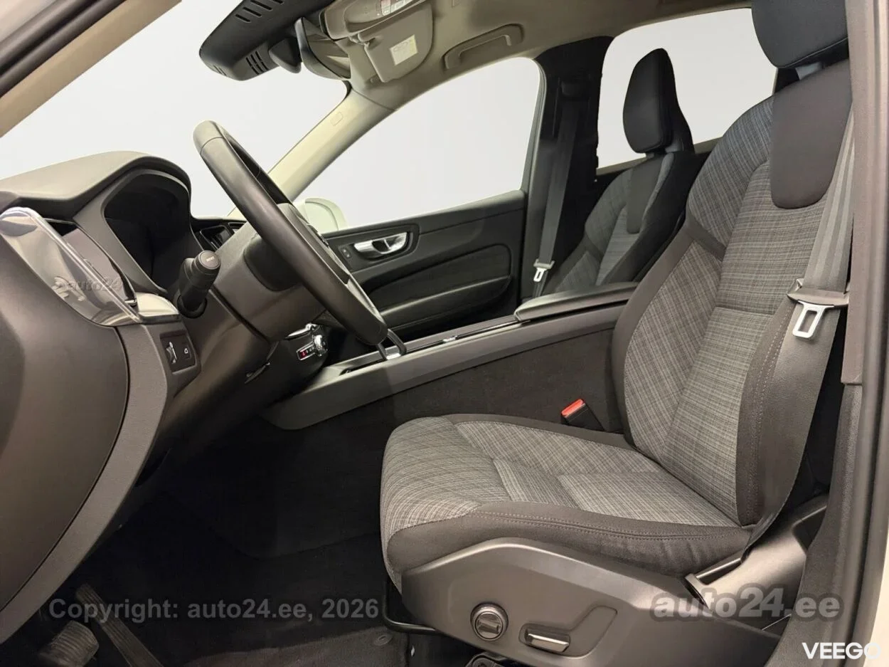 Volvo XC60 B4 AWD Momentum PRO MildHybrid 2 145kW