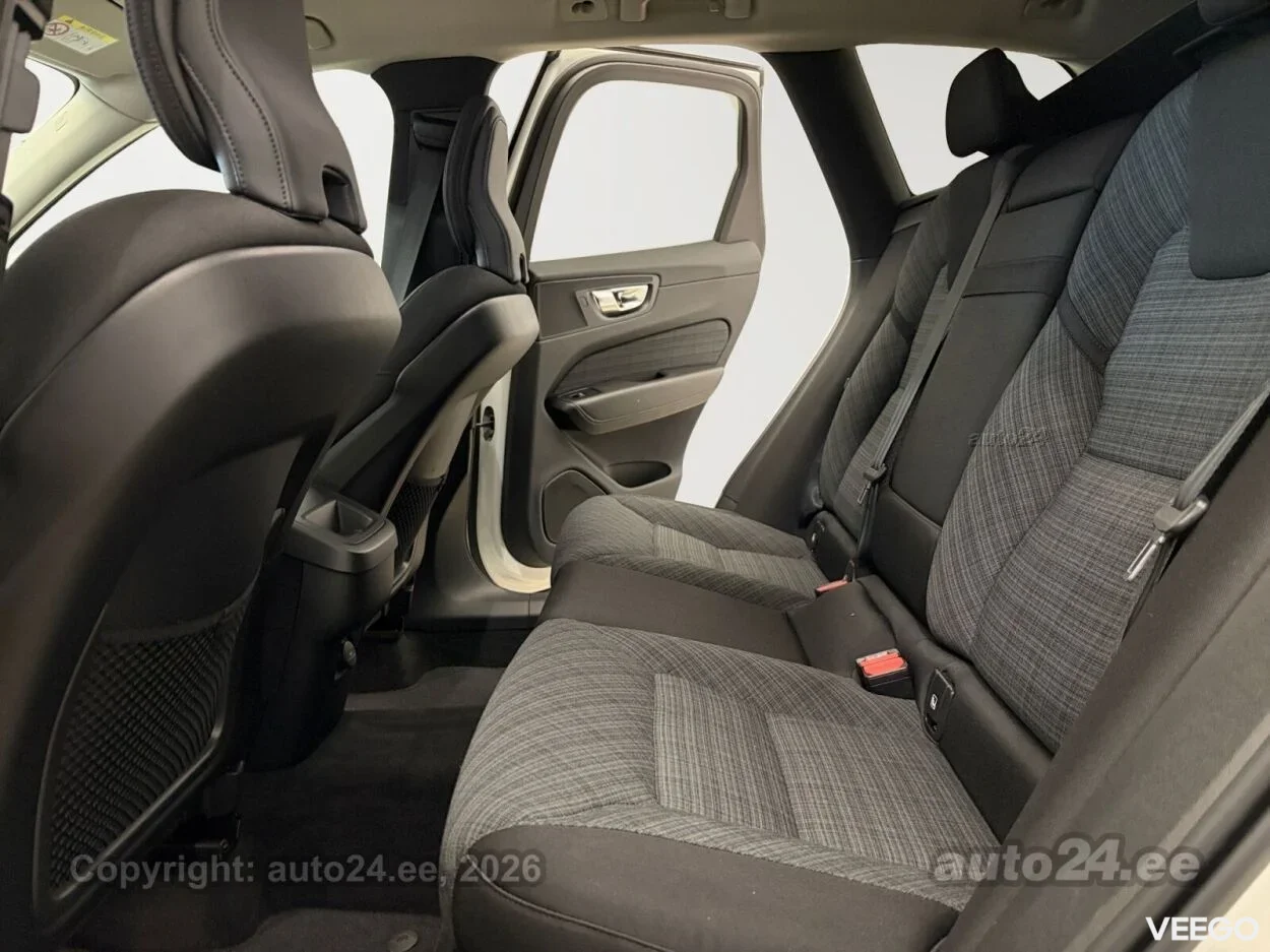 Volvo XC60 B4 AWD Momentum PRO MildHybrid 2 145kW