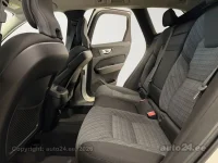 Volvo XC60 B4 AWD Momentum PRO MildHybrid 2 145kW thumbnail