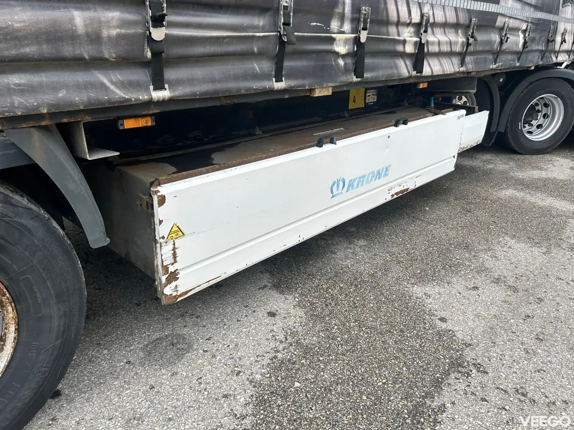 Krone SD LIFTING AXLE + EDSCHA ROOF