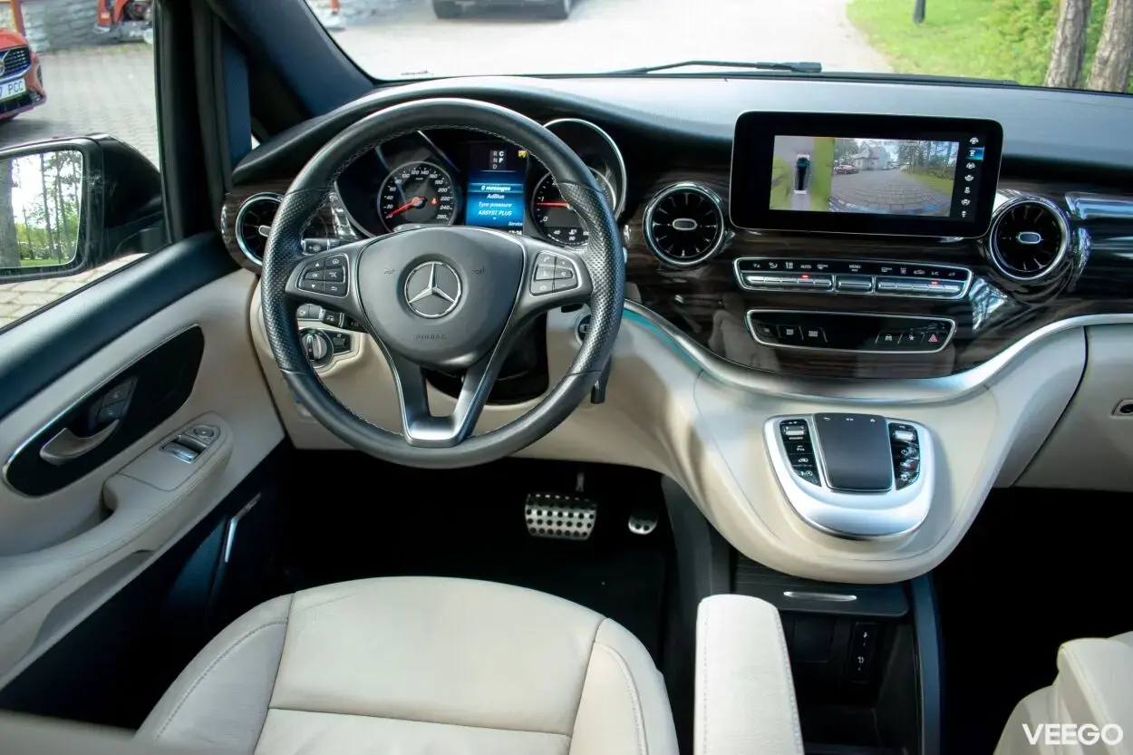 Mercedes-Benz V300 AMG Assist Wntr Long M1 N1 2 174kW