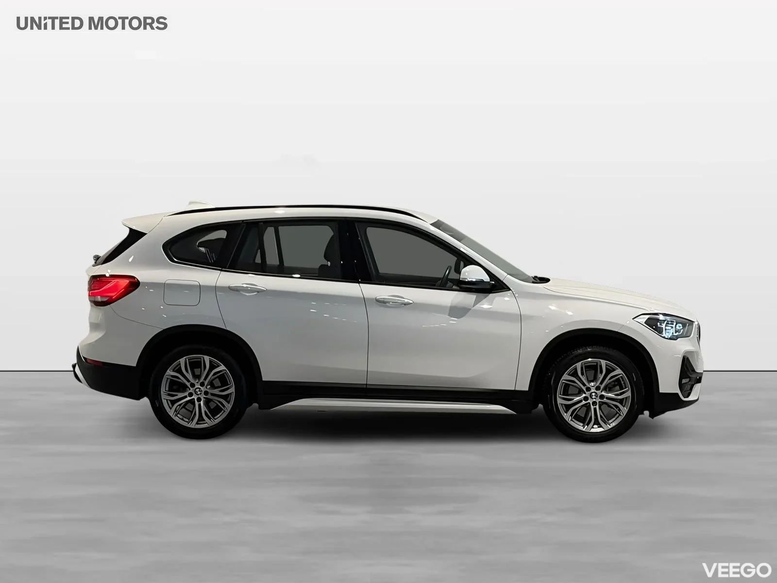 BMW X1 xDrive25e SportLine Head-Up Drag 18" LM Sportstolar