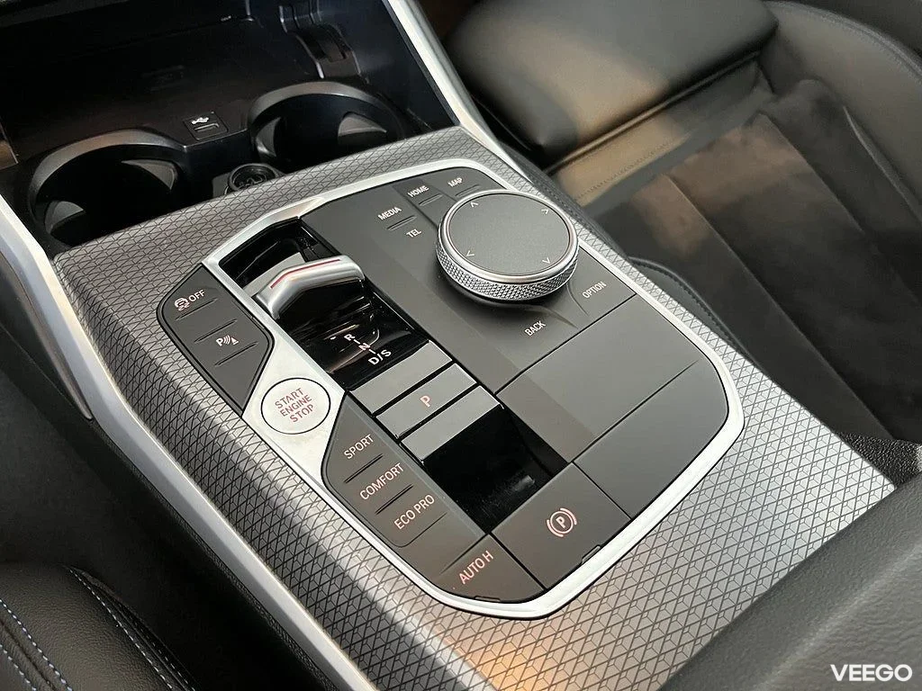 BMW 320 xDrive Sedan M Sport Drag Rattvärme Park Assist