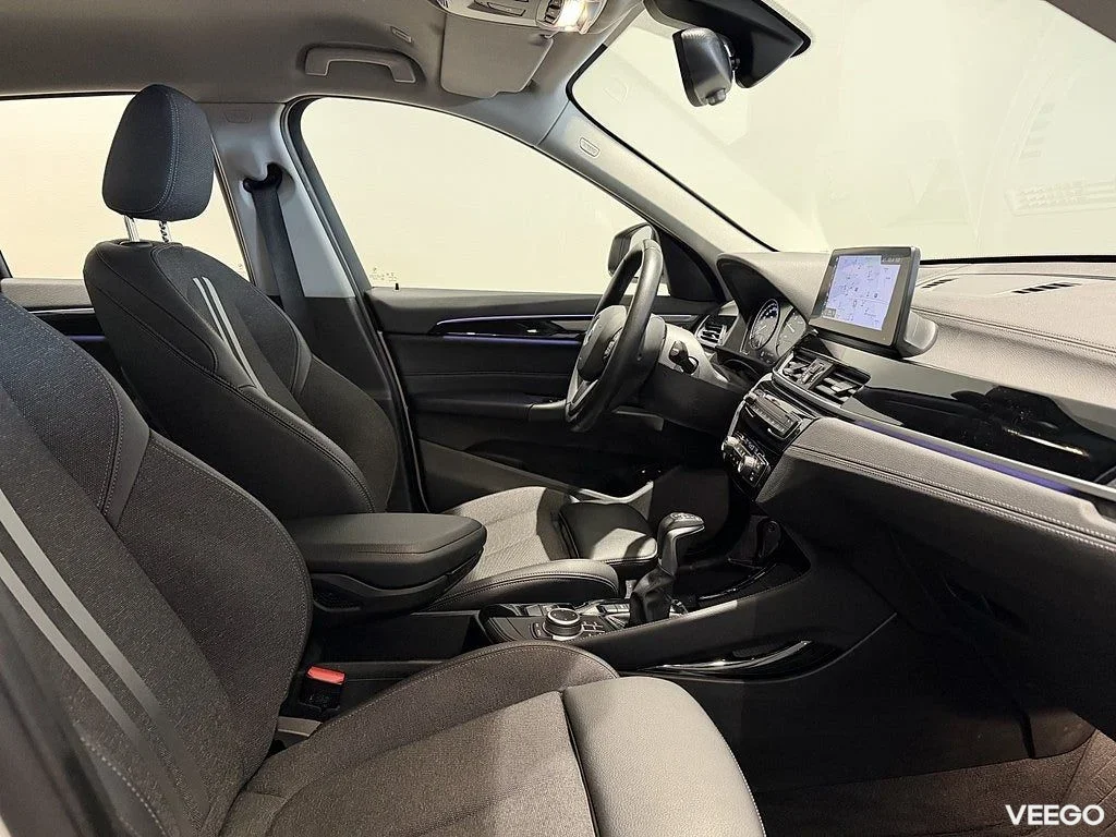 BMW X1 xDrive25e SportLine Head-Up Drag 18" LM Sportstolar