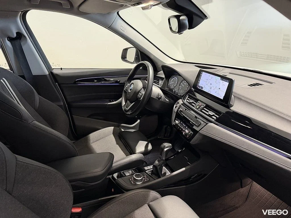 BMW X1 xDrive25e SportLine Head-Up Drag 18" LM Sportstolar