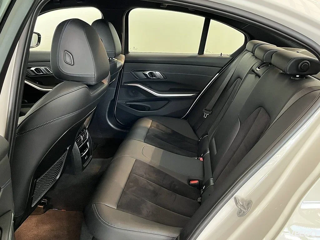 BMW 320 xDrive Sedan M Sport Drag Rattvärme Park Assist