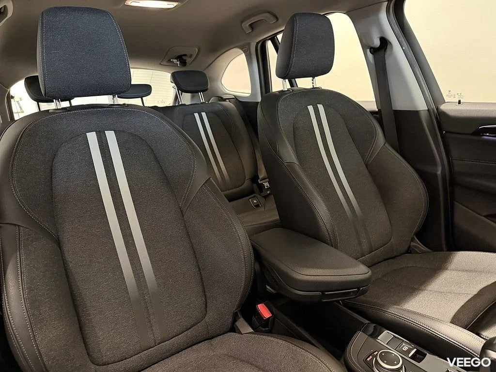 BMW X1 xDrive25e SportLine Head-Up Drag 18" LM Sportstolar