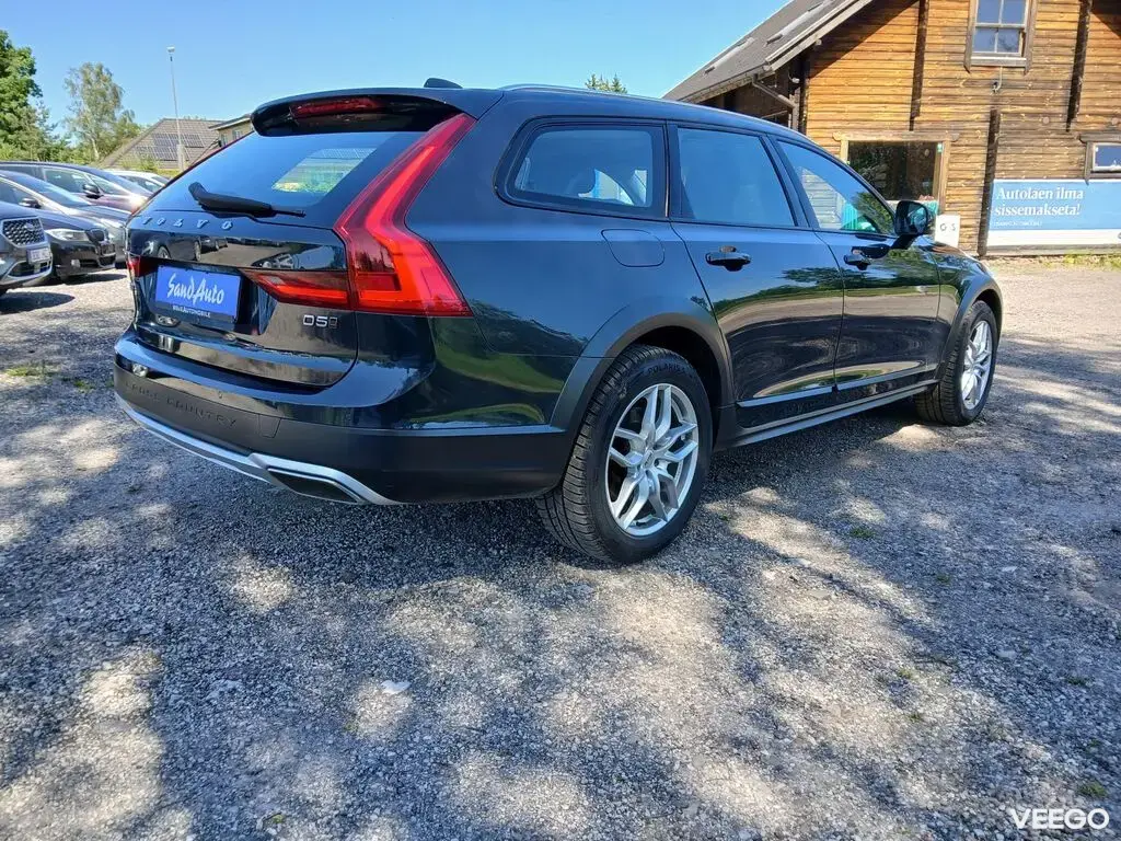 Volvo V90 Cross Country MOMENTUM 2.0 173kW
