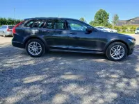 Volvo V90 Cross Country MOMENTUM 2.0 173kW thumbnail