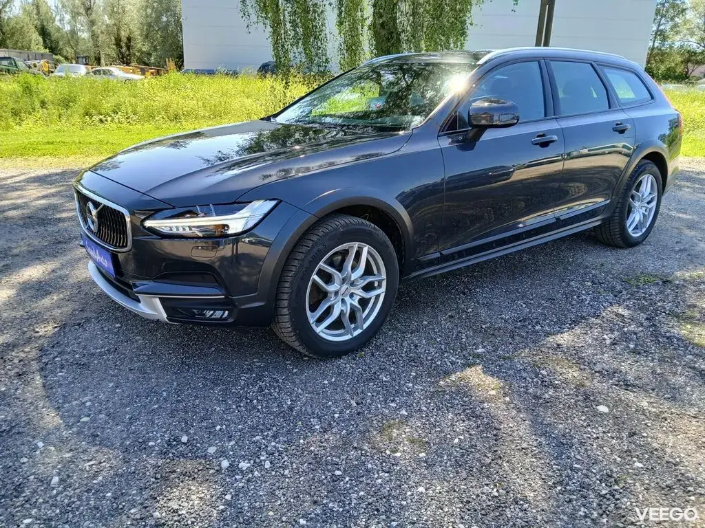 Volvo V90 Cross Country MOMENTUM 2.0 173kW
