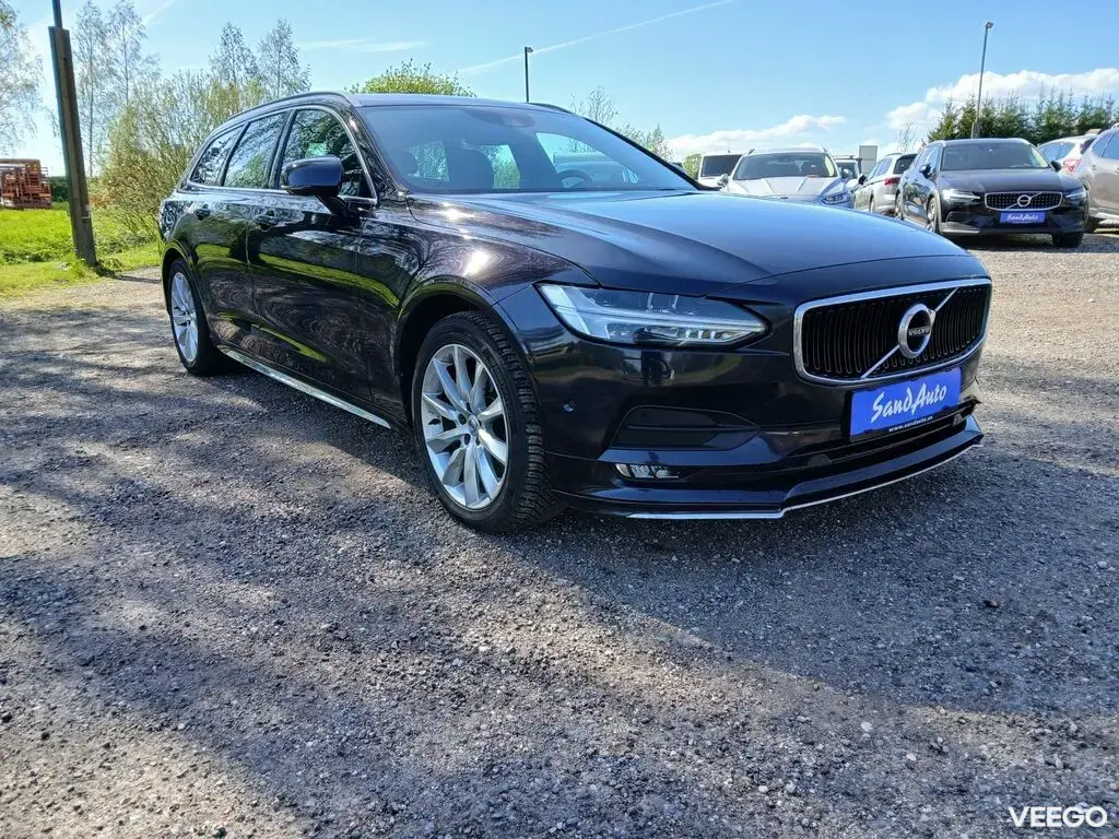 Volvo V90 MOMENTUM 2.0 140kW