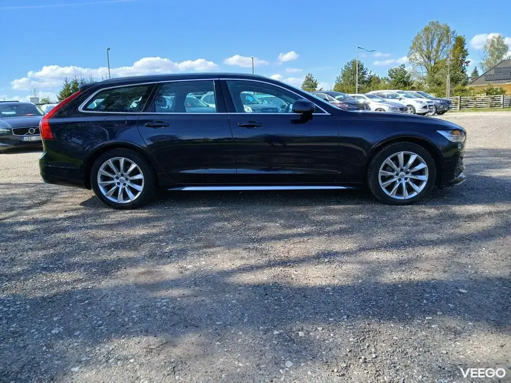 Volvo V90 MOMENTUM 2.0 140kW