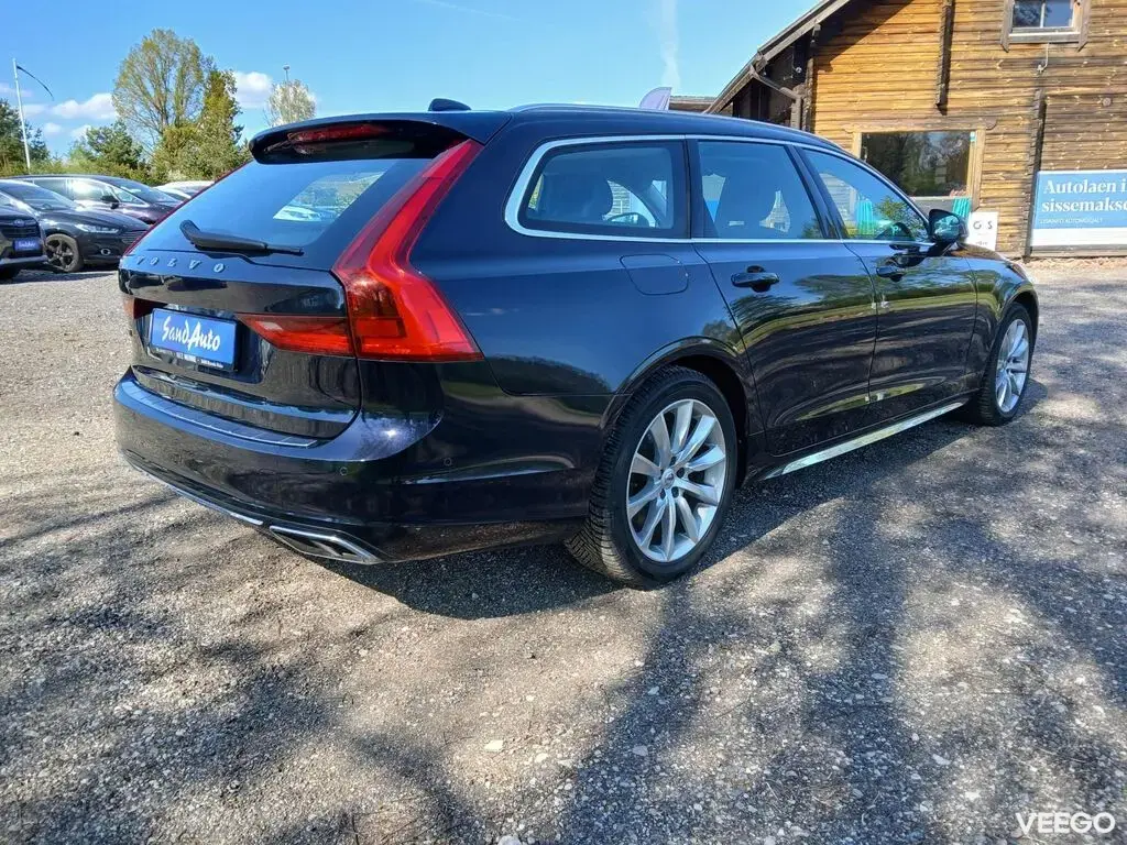 Volvo V90 MOMENTUM 2.0 140kW