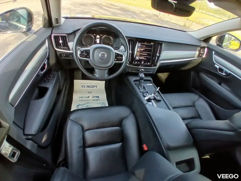 Volvo V90 MOMENTUM 2.0 140kW