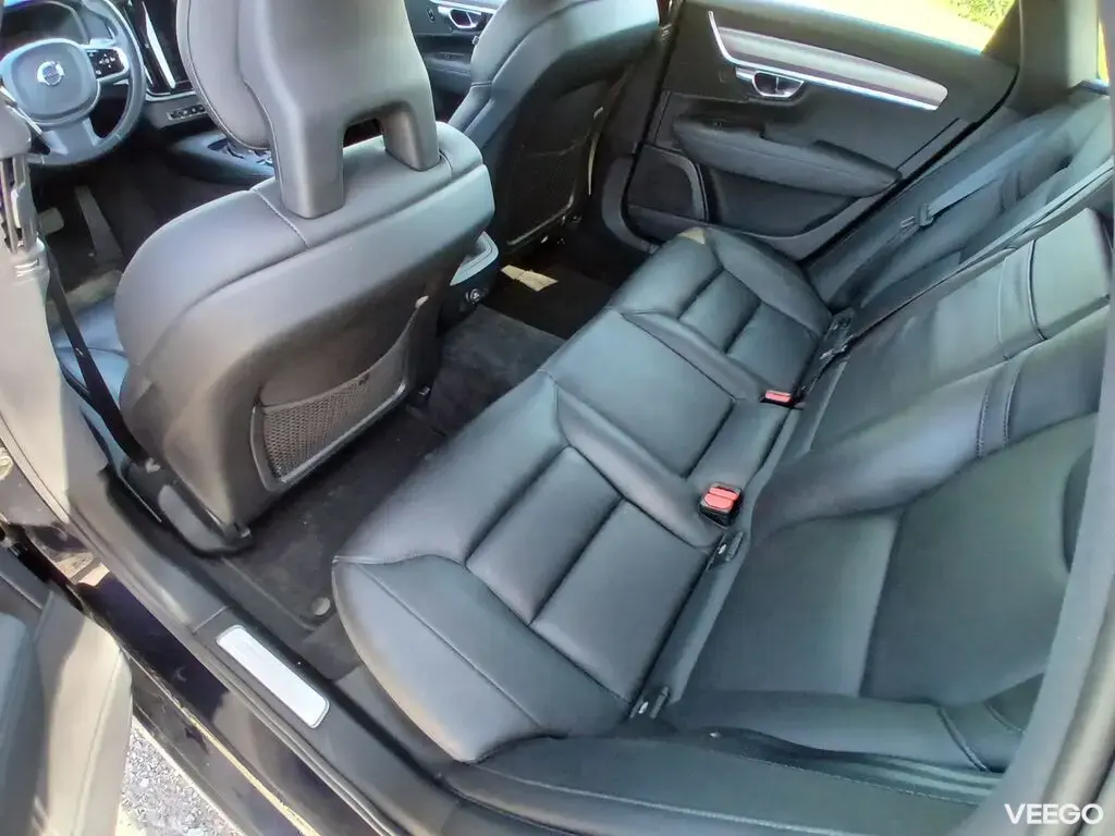Volvo V90 MOMENTUM 2.0 140kW