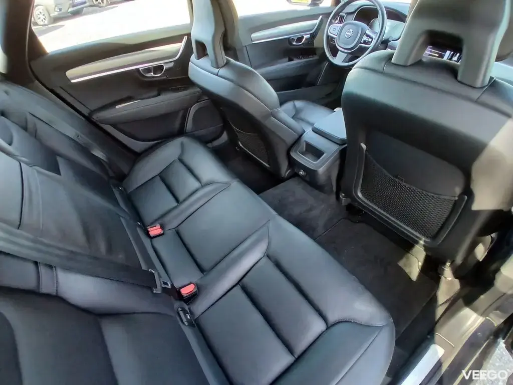 Volvo V90 MOMENTUM 2.0 140kW