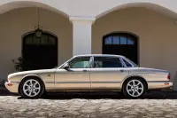 Jaguar XJ Daimler SuperV8 4.0 267kW thumbnail