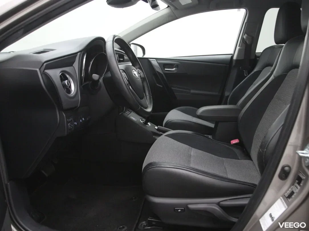 Toyota Auris 1.8 100kW