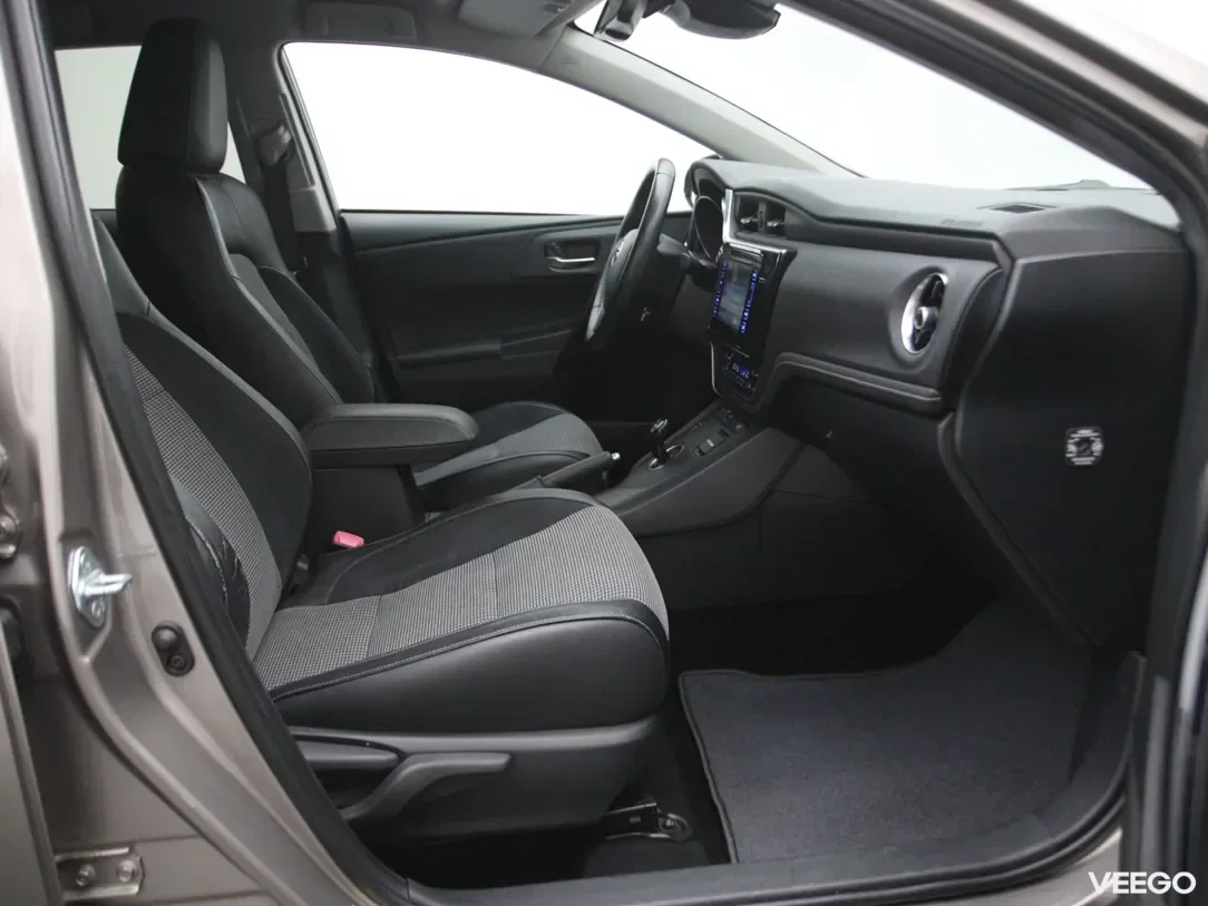 Toyota Auris 1.8 100kW