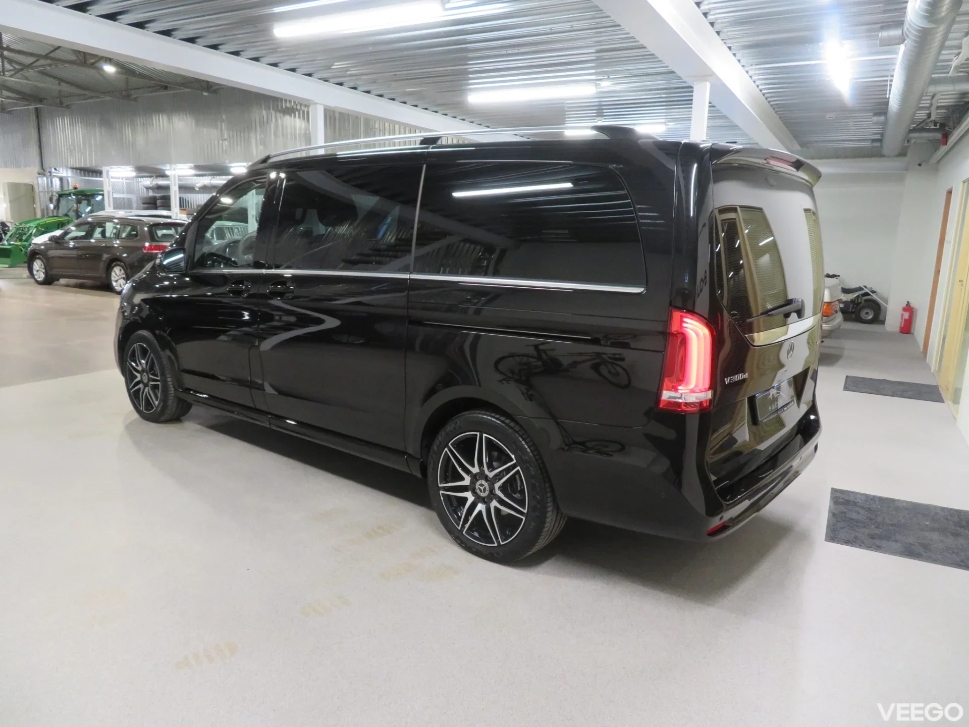 Mercedes-Benz V300 2.0 174kW