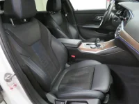 BMW 330 2.0 135kW thumbnail