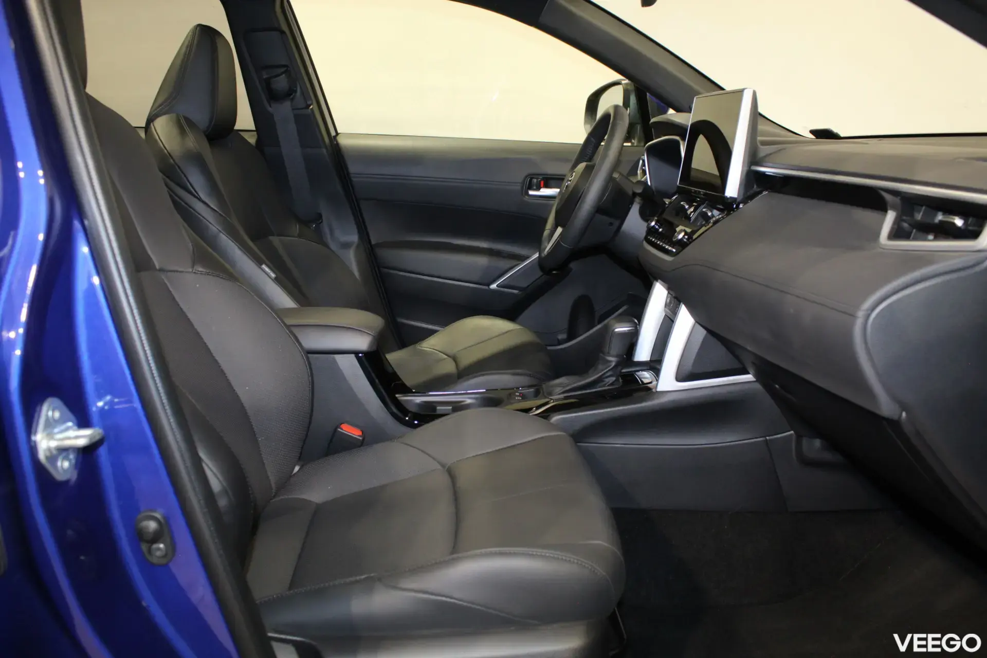 Toyota Corolla Cross Luxury Plus AWD 2 112kW
