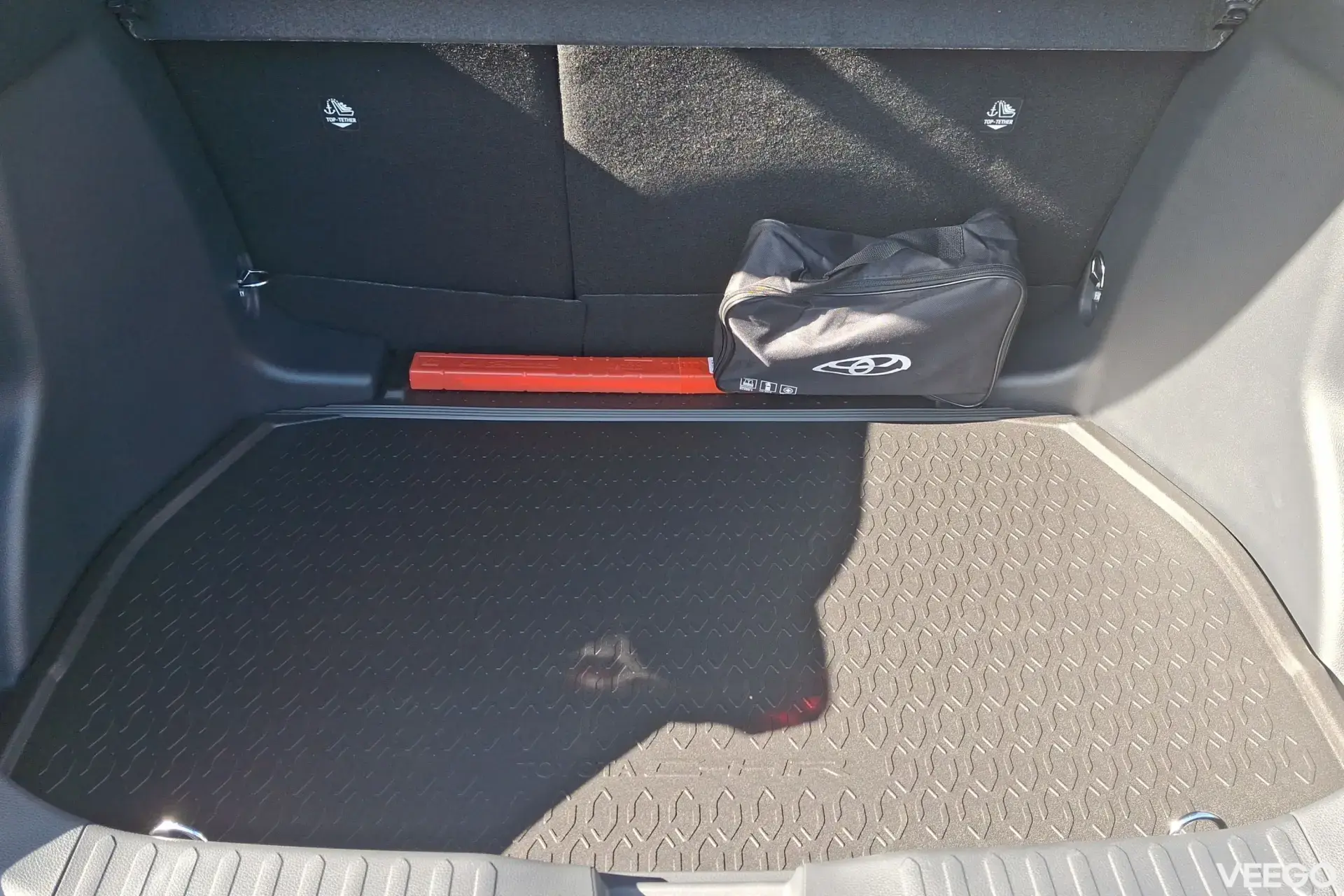 Toyota C-HR Style + Multimedia 1.8 72kW