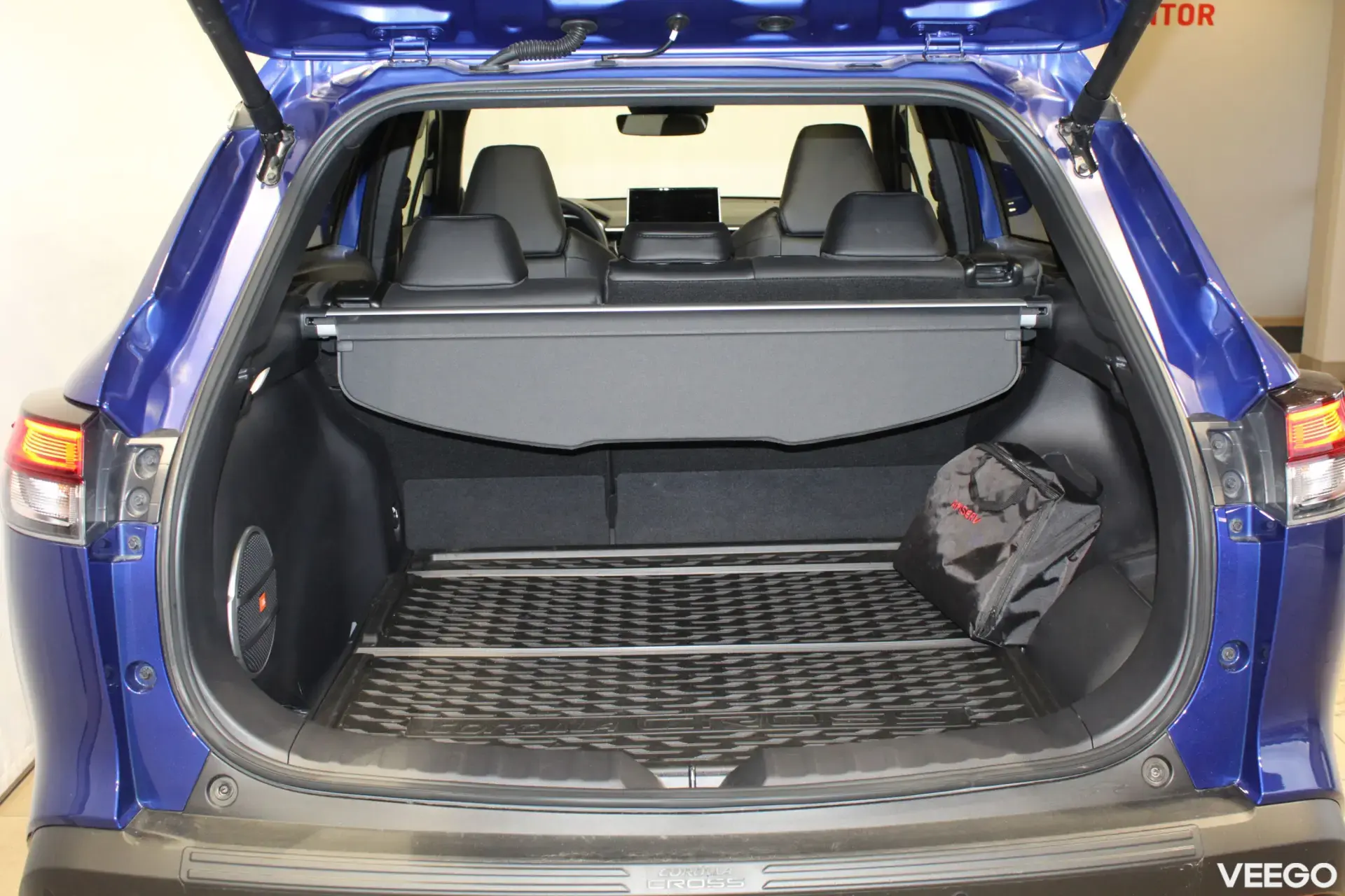 Toyota Corolla Cross Luxury Plus AWD 2 112kW